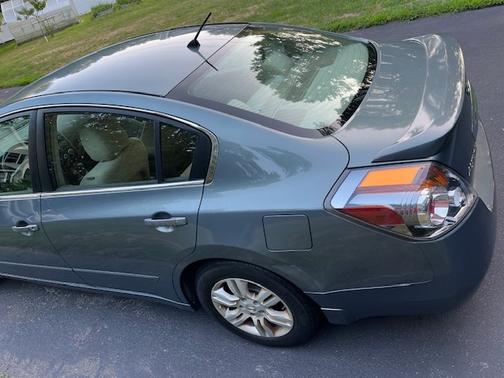 2010 Nissan Altima Hybrid Base