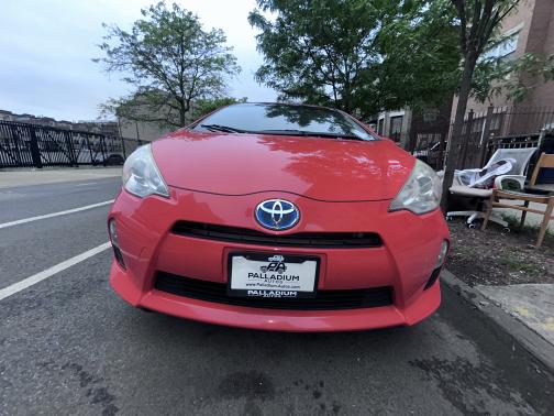 2013 Toyota Prius c Two
