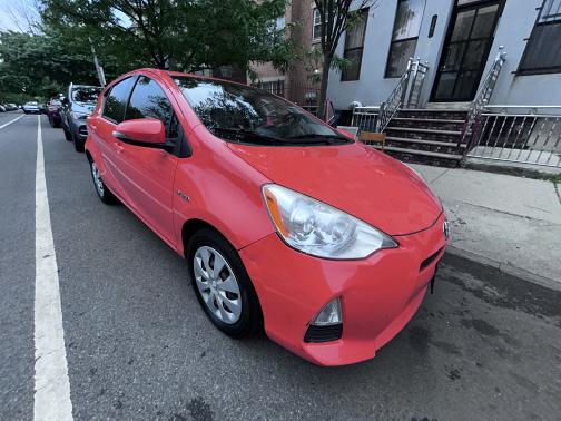 2013 Toyota Prius c Two