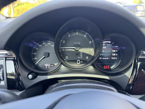 2024 Porsche Macan Base
