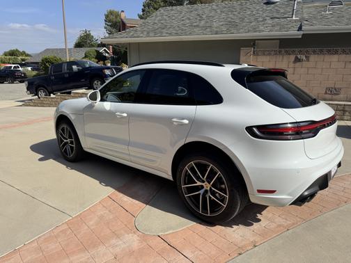 2024 Porsche Macan Base