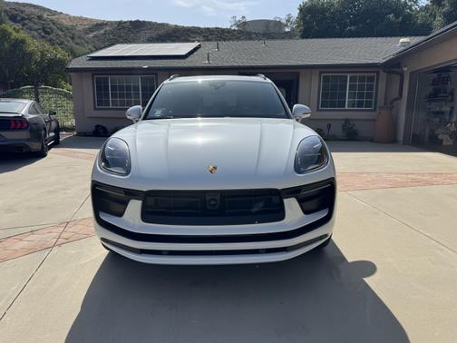 2024 Porsche Macan Base
