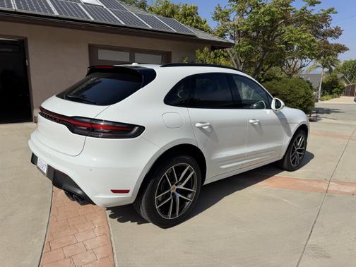 2024 Porsche Macan Base