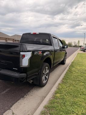 Black 2019 Ford F-150 XLT