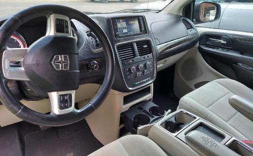 Photo 3 of 4 of 2011 Dodge Grand Caravan Mainstreet