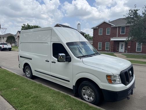 2015 Nissan NV Cargo NV2500 HD SV V8
