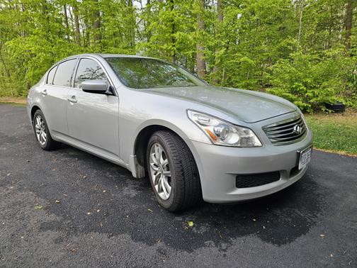 2009 INFINITI G37 x