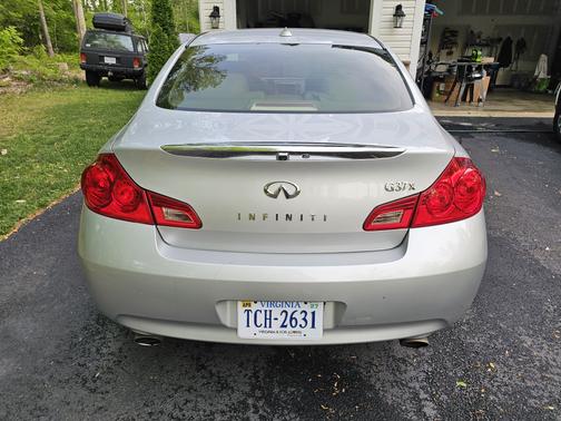 2009 INFINITI G37 x
