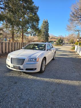 2013 Chrysler 300C Luxury Series