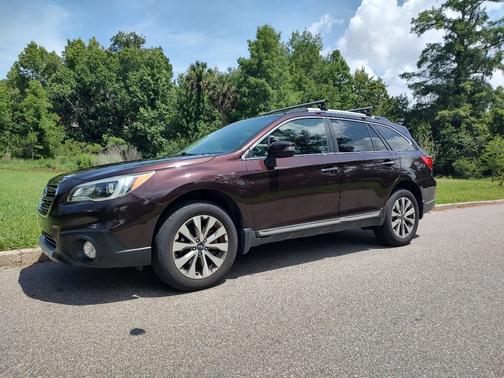 Brown 2017 Subaru Outback 3.6R Touring