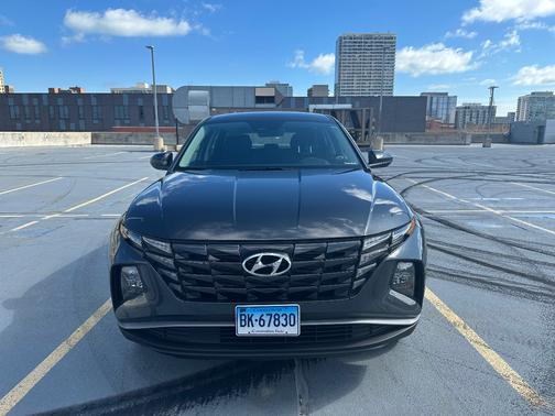 2022 Hyundai TUCSON SE