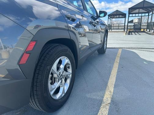 2022 Hyundai TUCSON SE