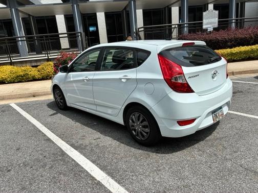 White 2017 Hyundai Accent SE