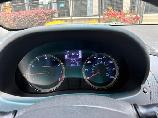 White 2017 Hyundai Accent SE