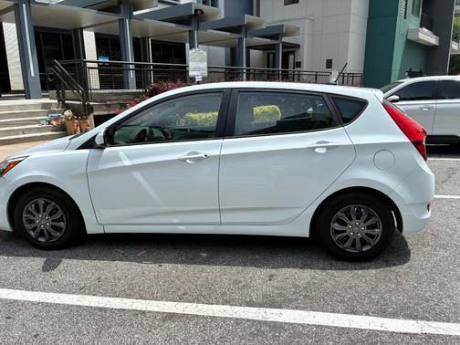 White 2017 Hyundai Accent SE