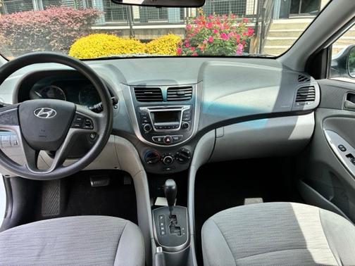 White 2017 Hyundai Accent SE