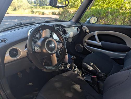 Green 2005 MINI Cooper Base