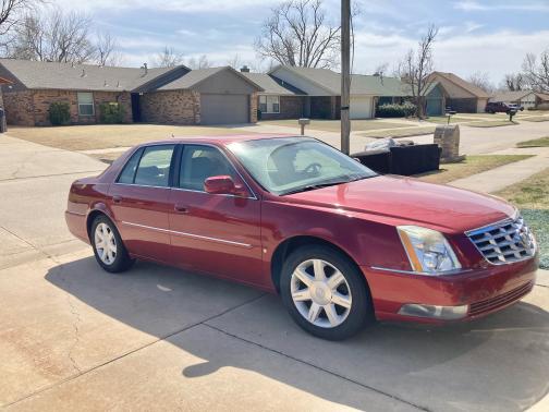 Photo 1 of 2 of 2006 Cadillac DTS Luxury