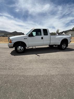 White 1999 Ford F-350 XL SuperCab Super Duty DRW