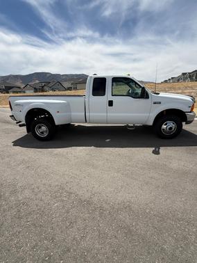 White 1999 Ford F-350 XL SuperCab Super Duty DRW