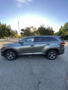 2018 Toyota Highlander LE
