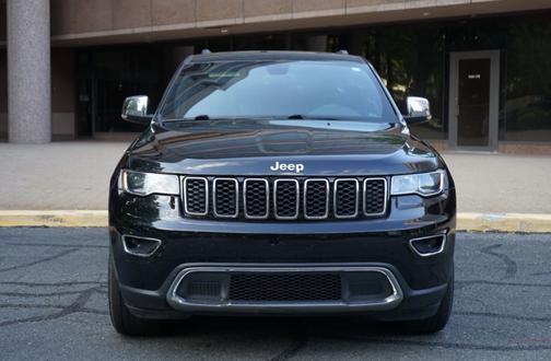 Black 2017 Jeep Grand Cherokee Limited