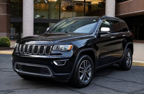 Black 2017 Jeep Grand Cherokee Limited