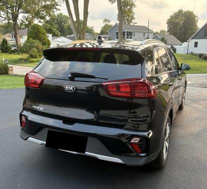 Black 2021 Kia Niro LX