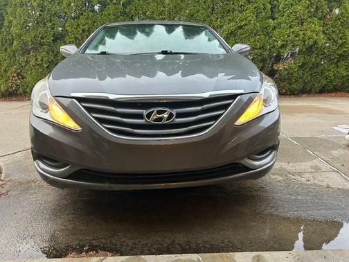 Gray 2012 Hyundai SONATA GLS