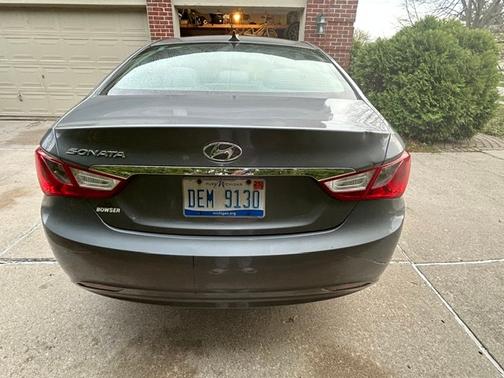Gray 2012 Hyundai SONATA GLS