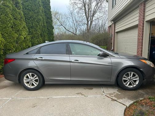 Gray 2012 Hyundai SONATA GLS