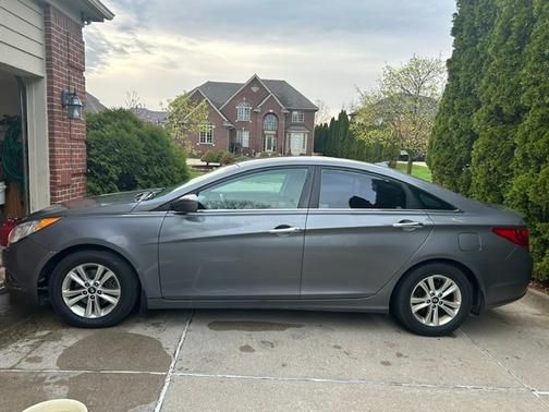 Gray 2012 Hyundai SONATA GLS