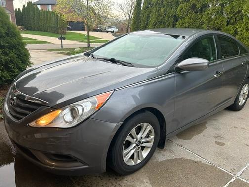 Gray 2012 Hyundai SONATA GLS