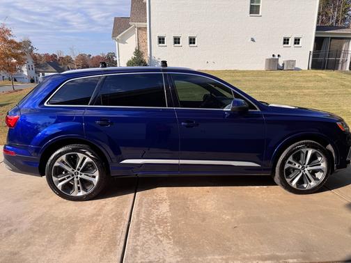 2021 Audi Q7 55 Premium Plus