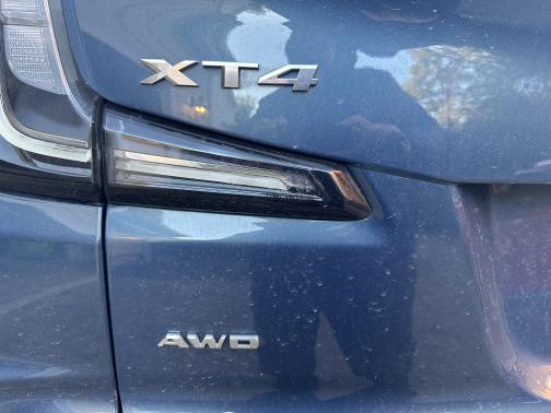 2024 Cadillac XT4 Sport