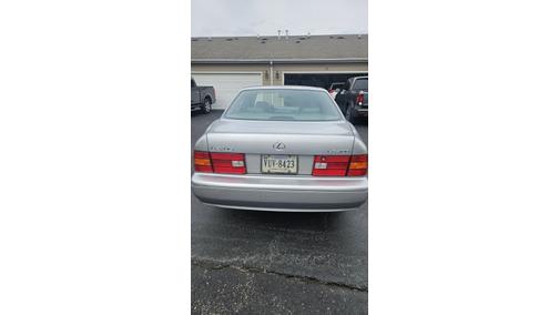 Silver 1999 Lexus LS 400 Base