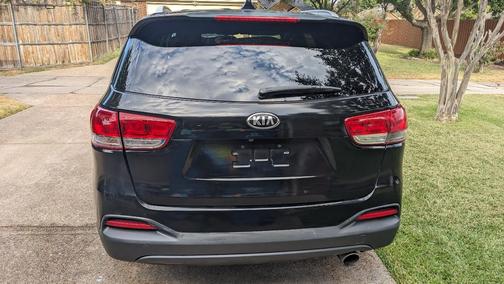 Black 2016 Kia Sorento LX