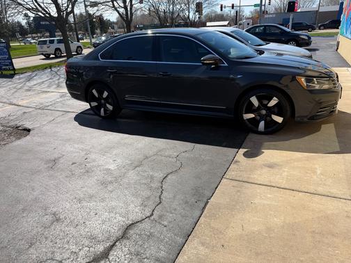 Gray 2017 Volkswagen Passat 1.8T R-Line w/Comfort