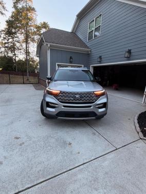 Silver 2022 Ford Explorer Limited