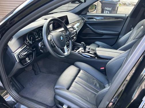Black 2019 BMW 530e iPerformance