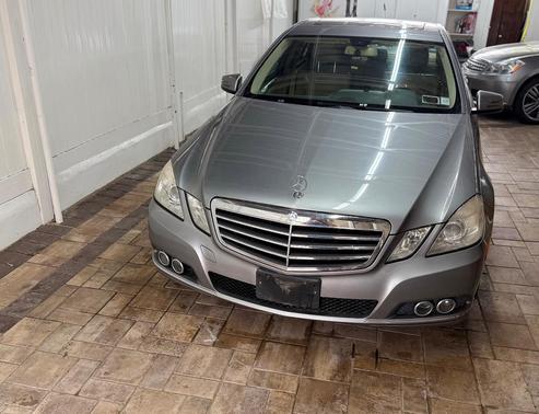 Gray 2010 Mercedes-Benz E-Class E 350 4MATIC