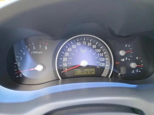 Silver 2009 Kia Sedona LX