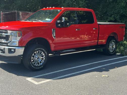 Red 2022 Ford F-250 XLT