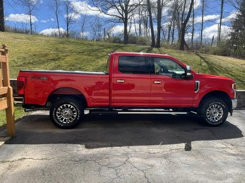 Red 2022 Ford F-250 XLT