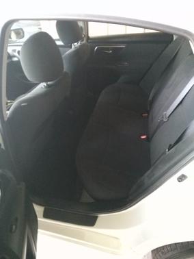 White 2014 Nissan Altima 2.5 SV