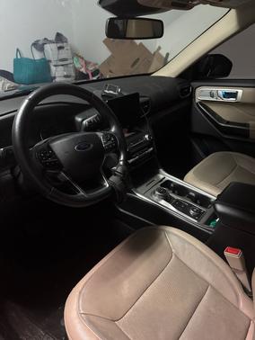 Black 2020 Ford Explorer Limited