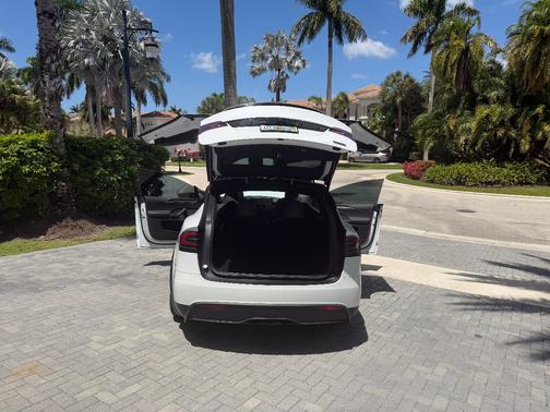 2023 Tesla Model X Plaid