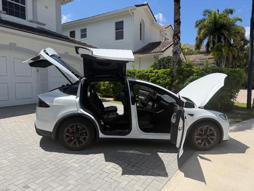 2023 Tesla Model X Plaid