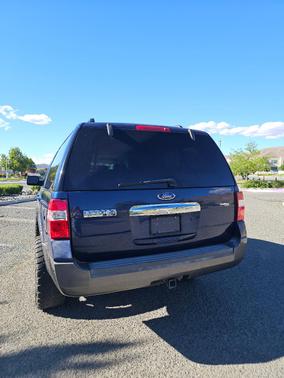 Blue 2007 Ford Expedition EL XLT