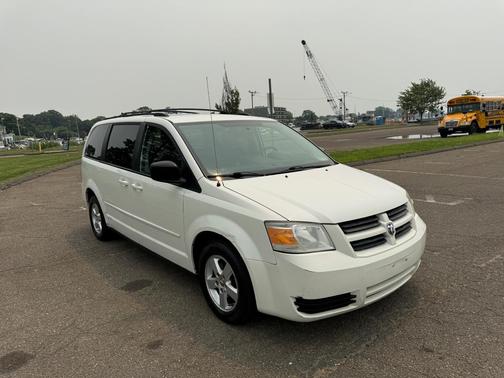 White 2010 Dodge Grand Caravan Hero